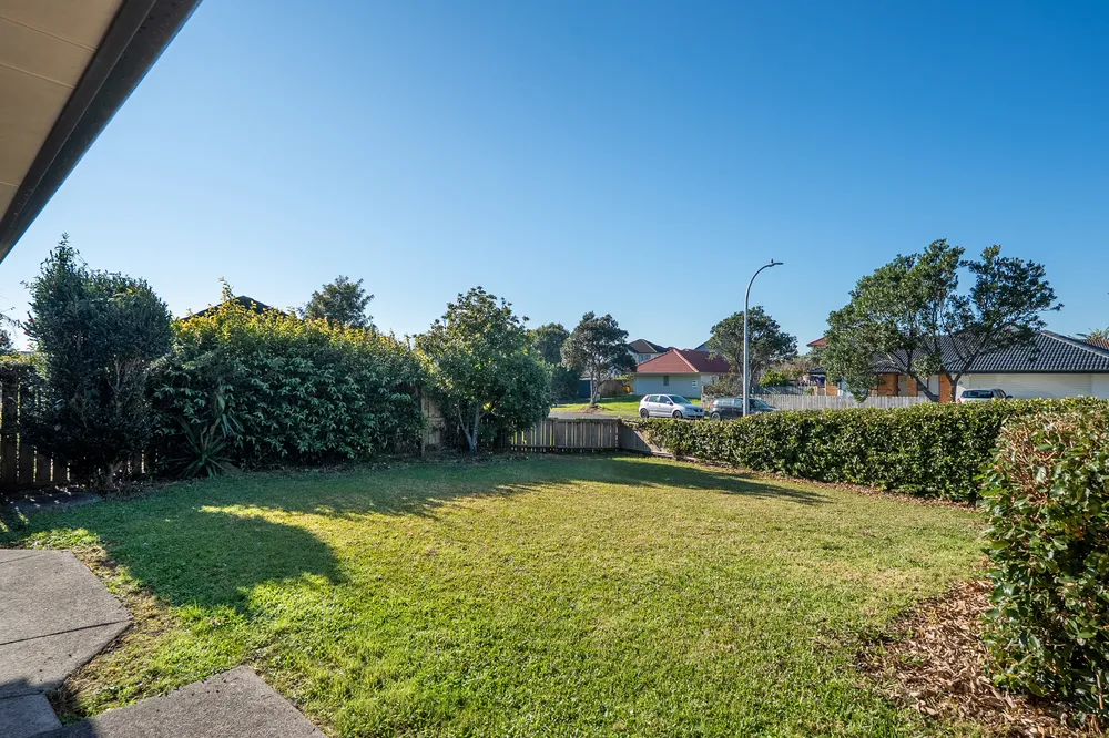 Photos of 10 Frank Bunce Grove