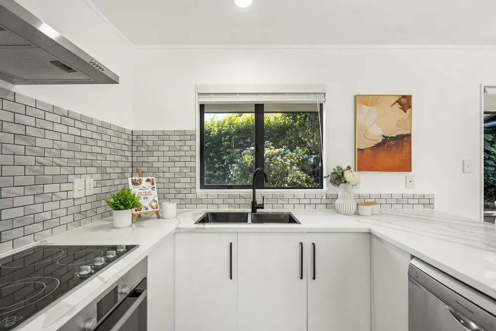 Photos of 10 Frank Bunce Grove