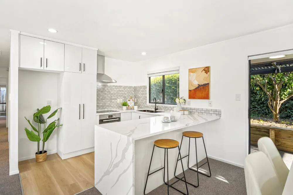 Photos of 10 Frank Bunce Grove