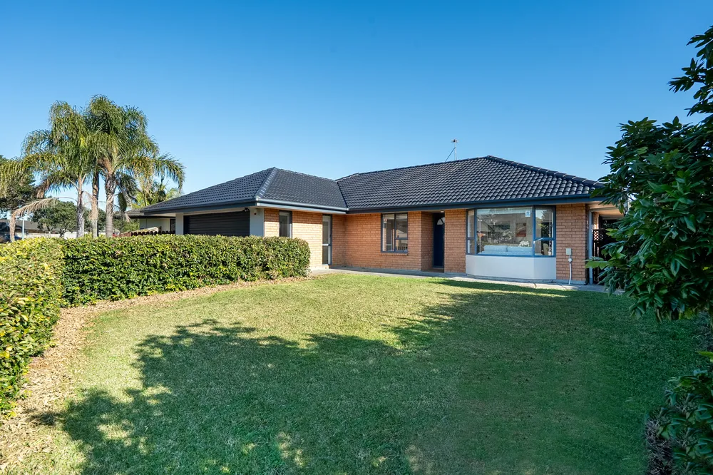Photos of 10 Frank Bunce Grove