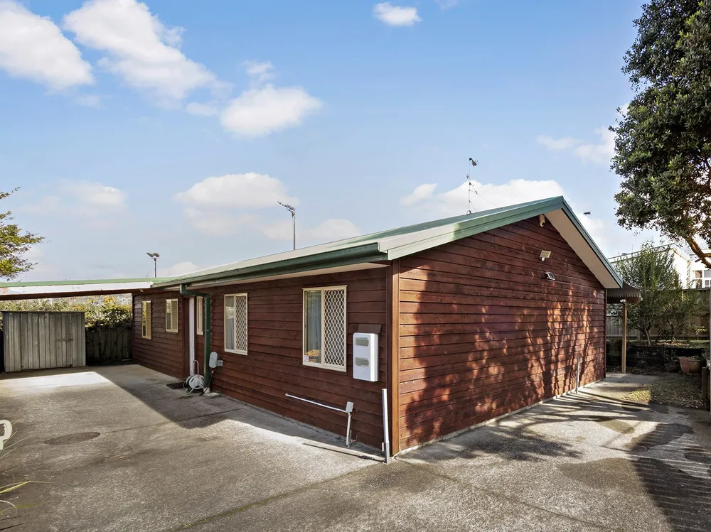 Photos of 3242A Great North Road
