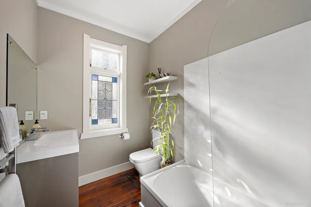 Photos of 52 Westmere Crescent