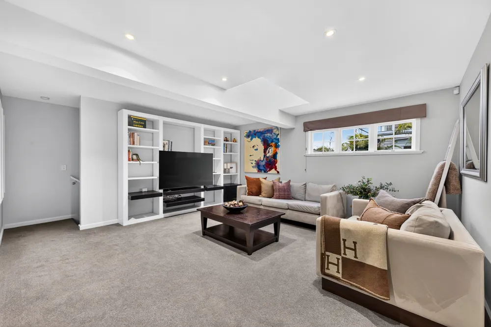 Photos of 36 Lucerne Road