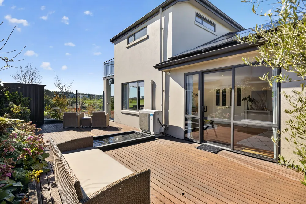 Photos of 550 Bower Avenue