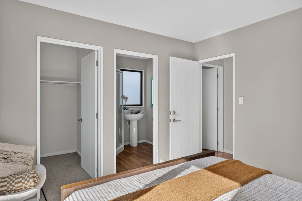 Photos of 550 Bower Avenue