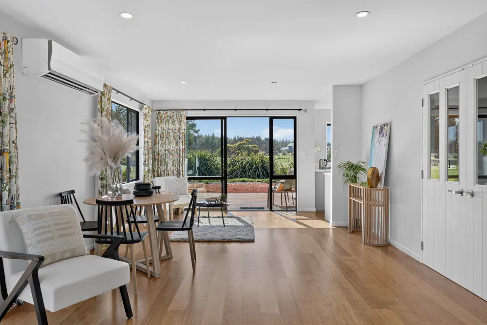 Photos of 550 Bower Avenue