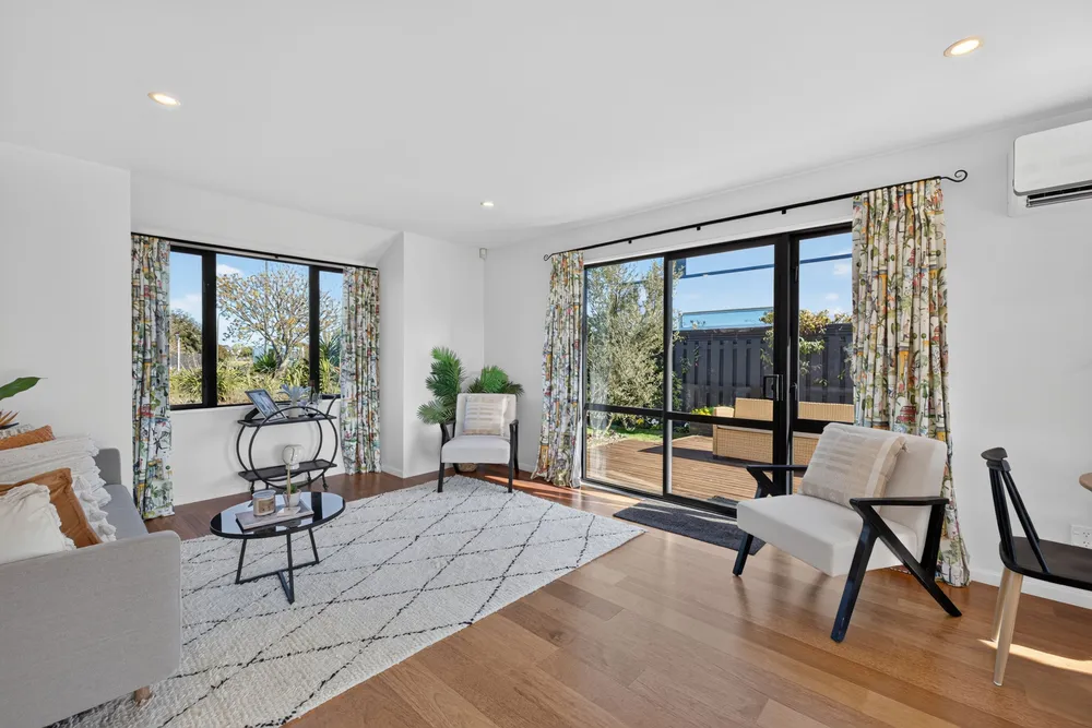 Photos of 550 Bower Avenue