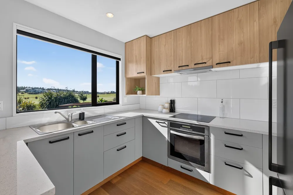 Photos of 550 Bower Avenue