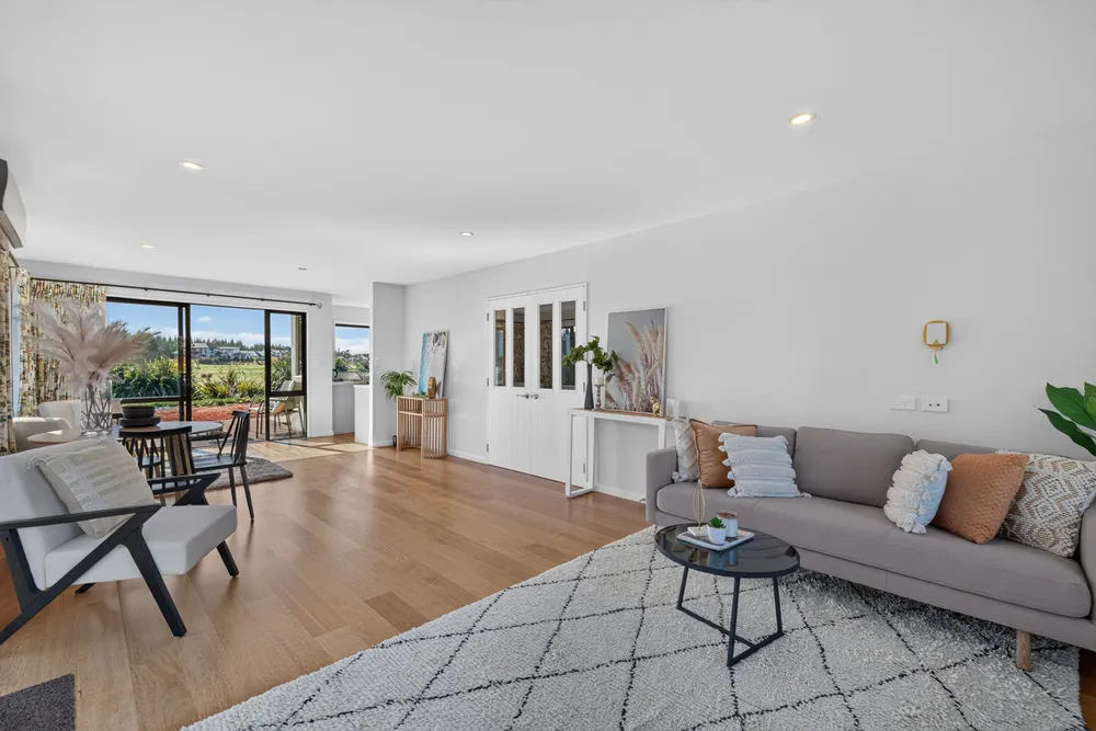 Photos of 550 Bower Avenue