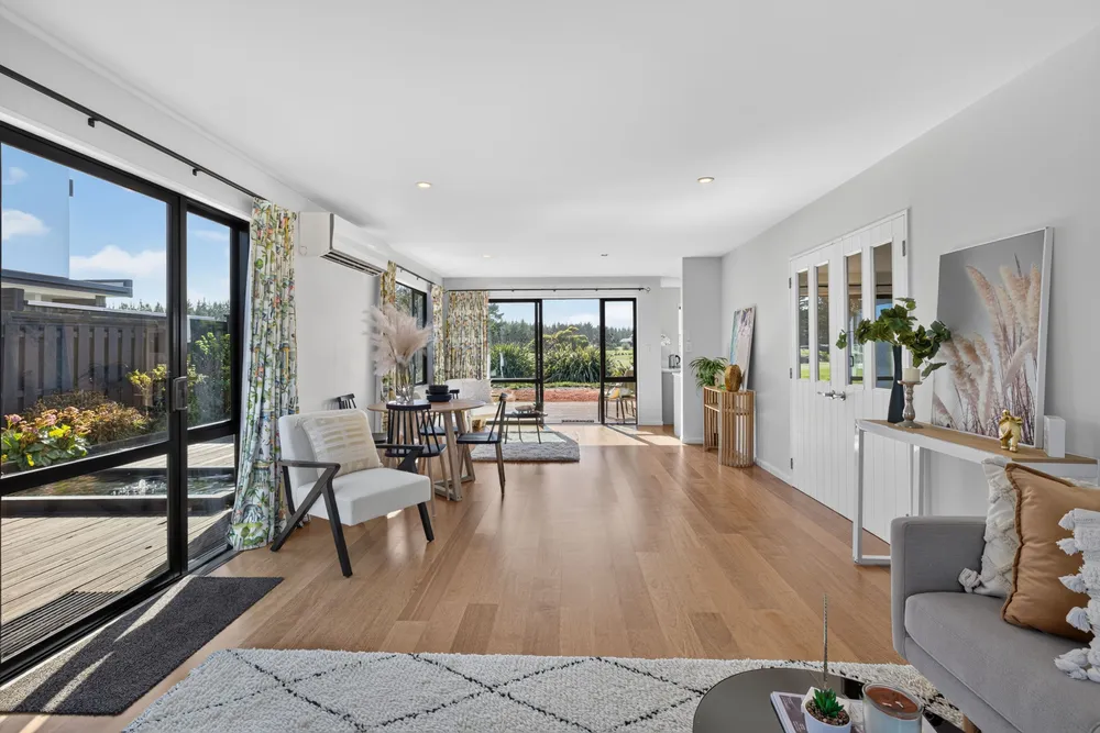 Photos of 550 Bower Avenue