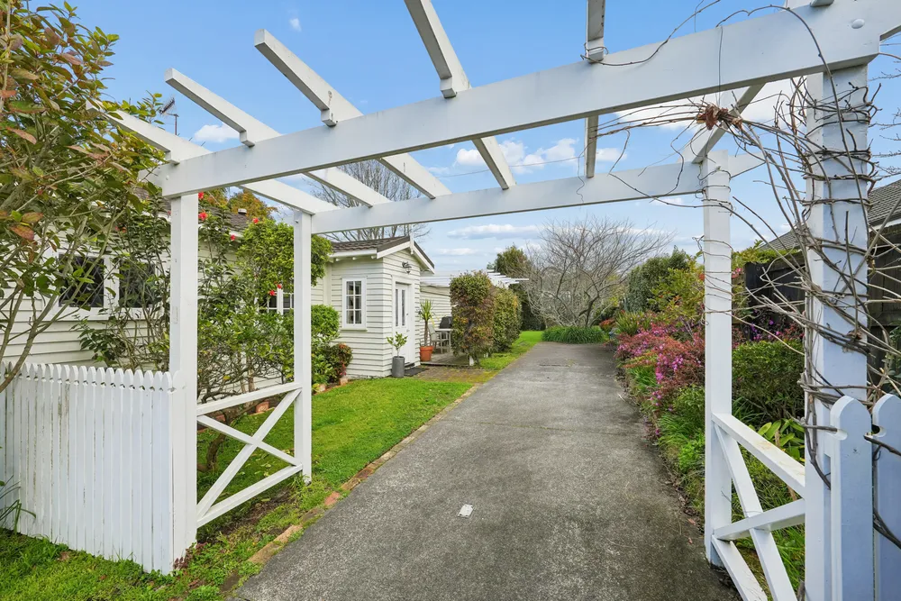 Photos of 2 Tawera Road