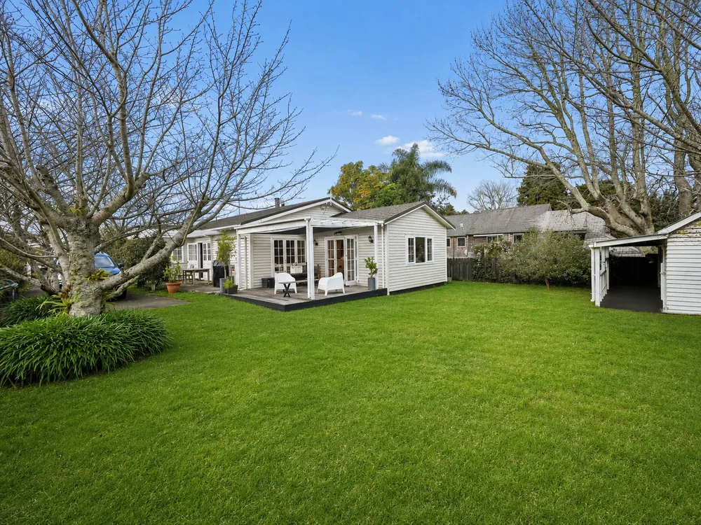 Photos of 2 Tawera Road
