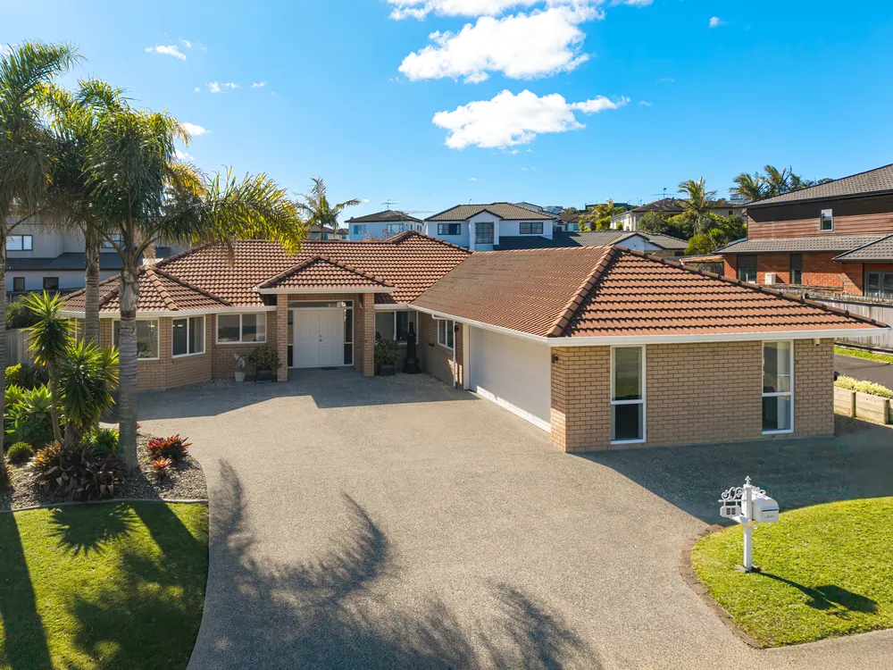 Photos of 20 Glen Bay Close