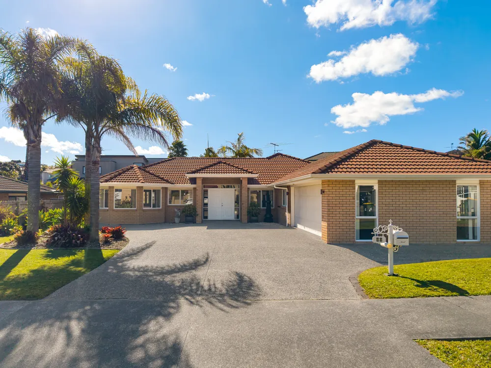 Photos of 20 Glen Bay Close