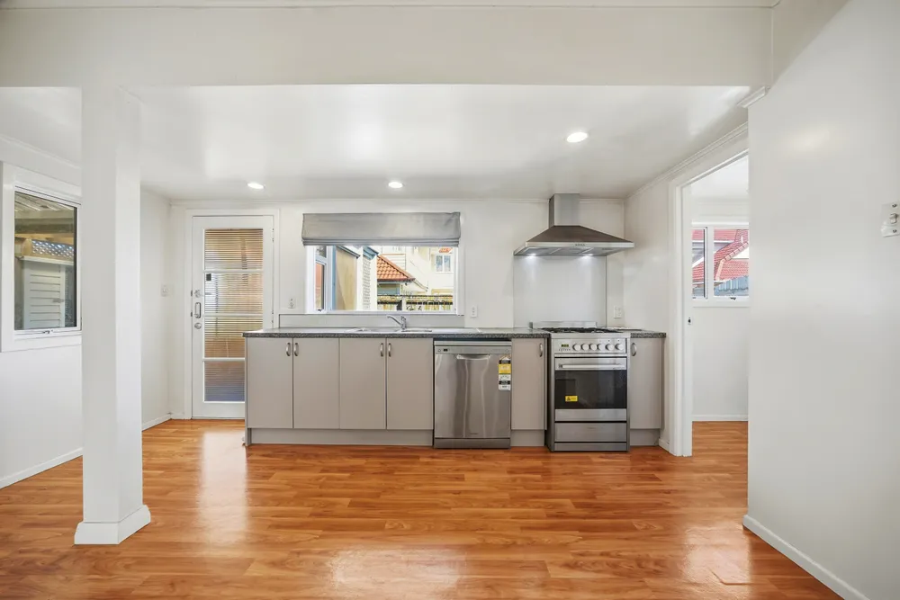 Photos of 33 Pah Road