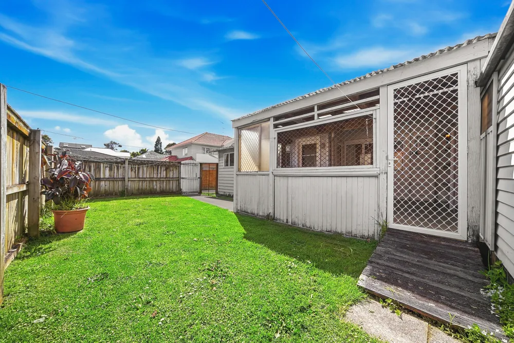 Photos of 33 Pah Road
