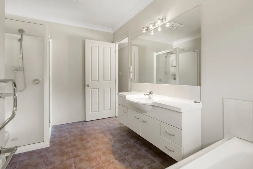 Photos of 155 Ongare Point Road
