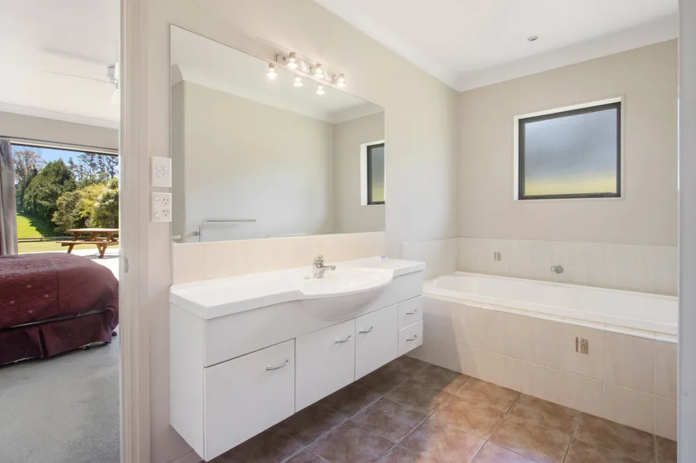 Photos of 155 Ongare Point Road