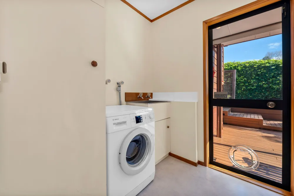 Photos of 90 Haseler Crescent