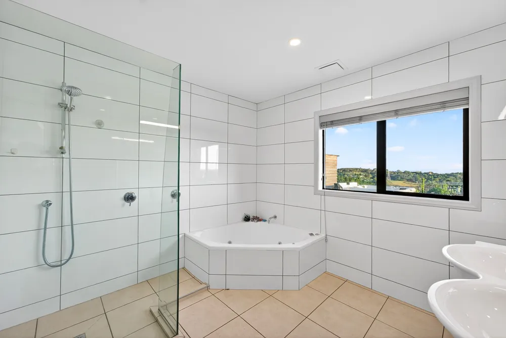 Photos of 246 Glenmore Road