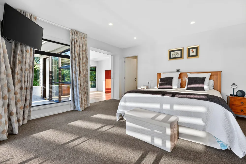 Photos of 246 Glenmore Road