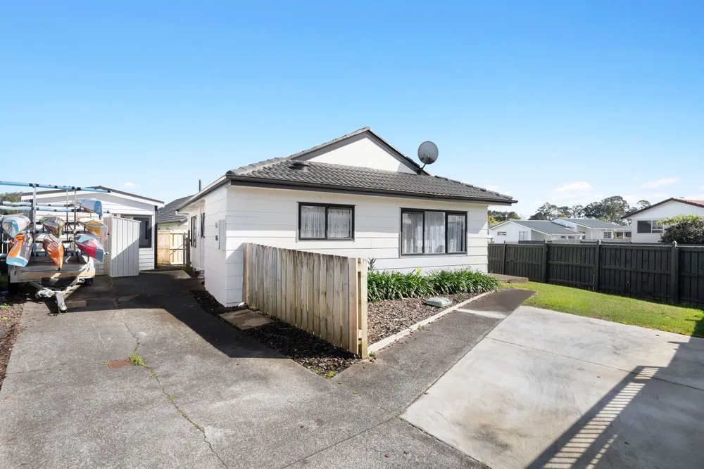 Photos of 2 Staverton Crescent