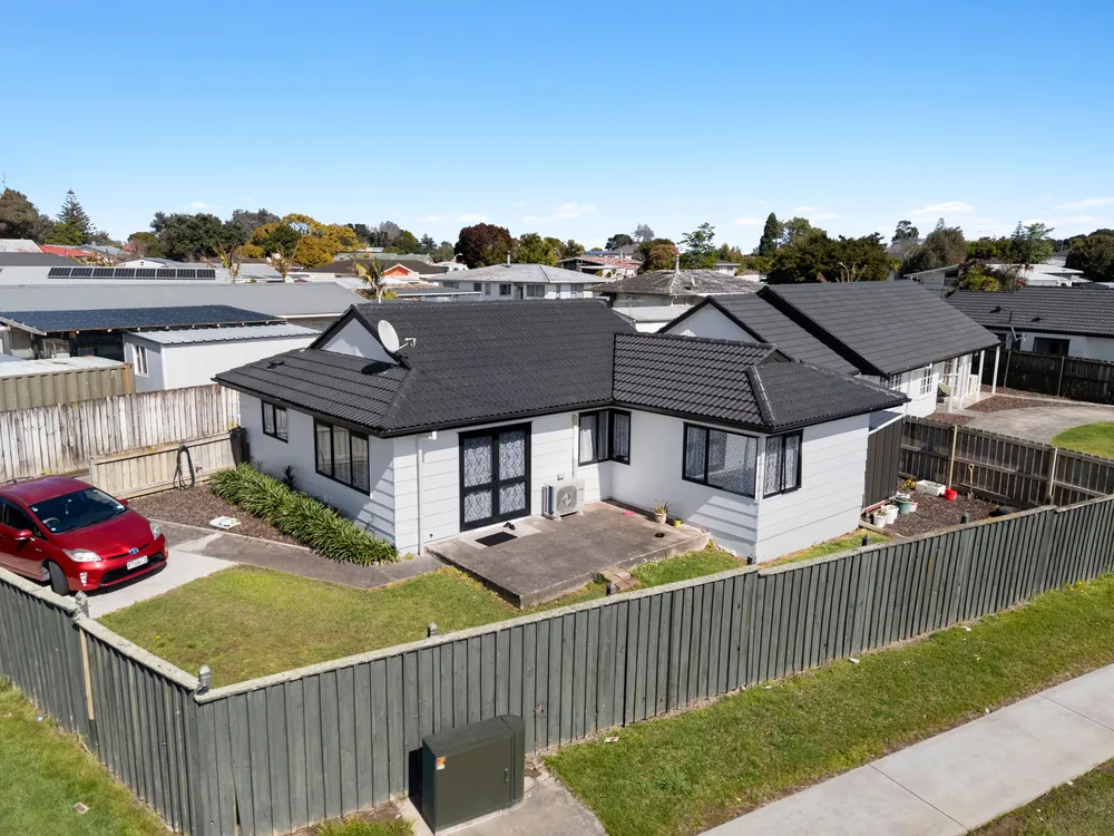 Photos of 2 Staverton Crescent
