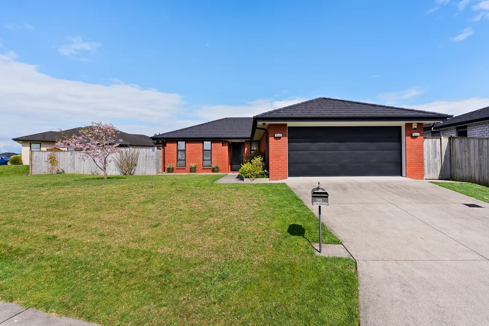 Photos of 29 Lippiatt Crescent