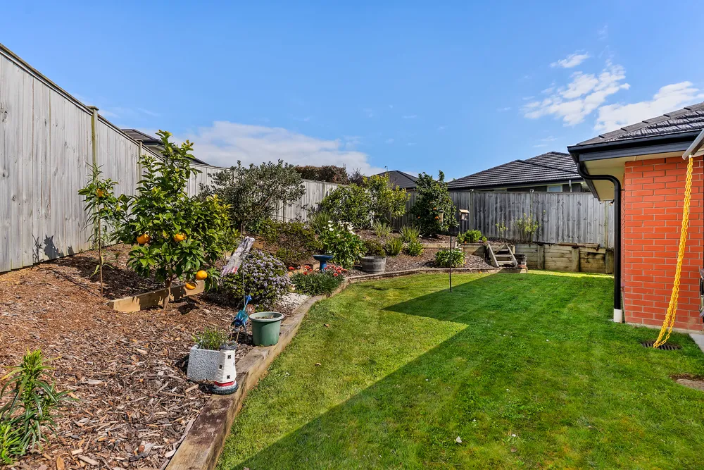 Photos of 29 Lippiatt Crescent