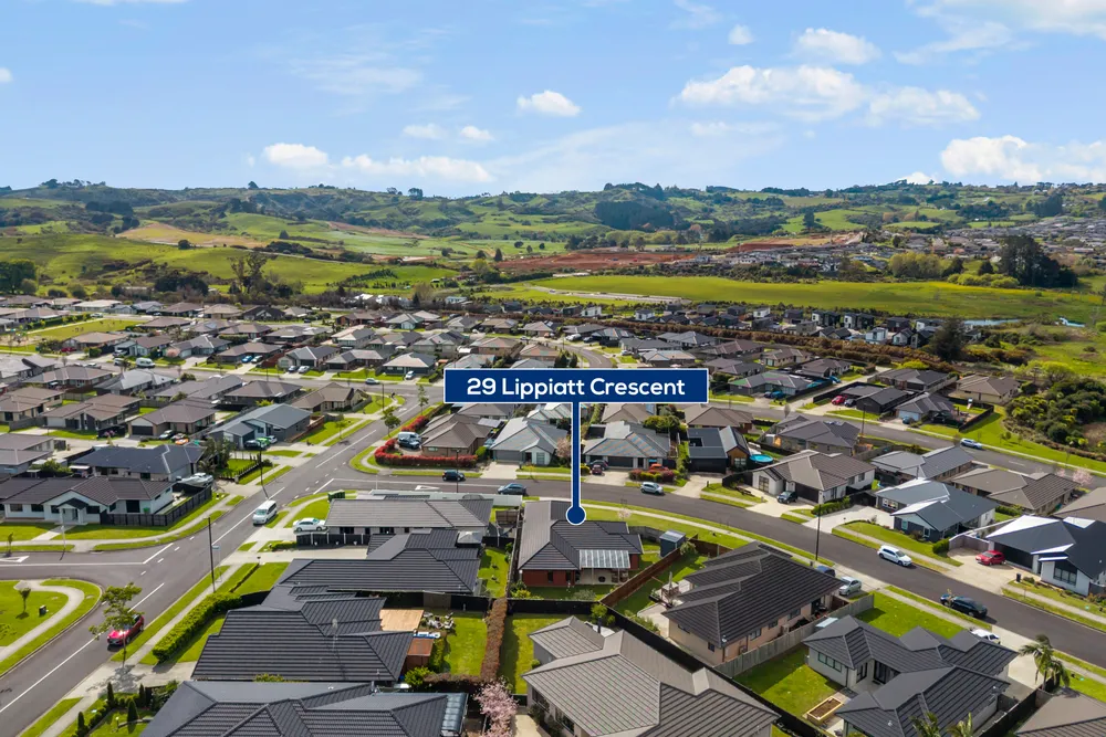 Photos of 29 Lippiatt Crescent