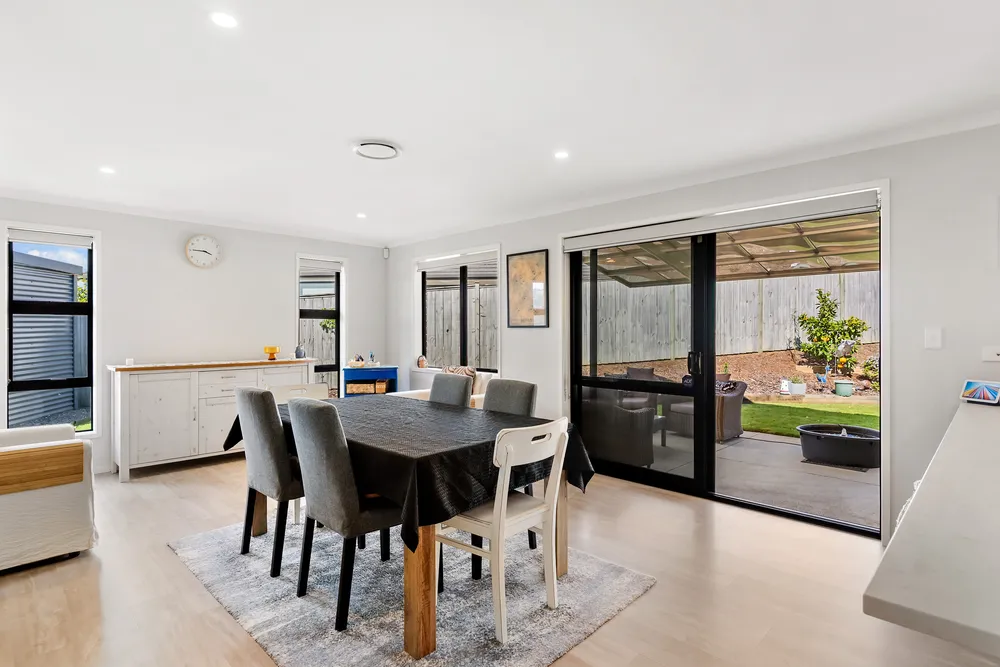 Photos of 29 Lippiatt Crescent