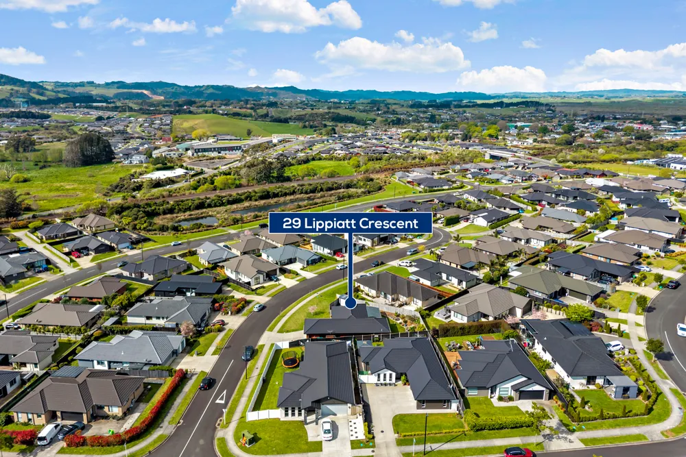 Photos of 29 Lippiatt Crescent