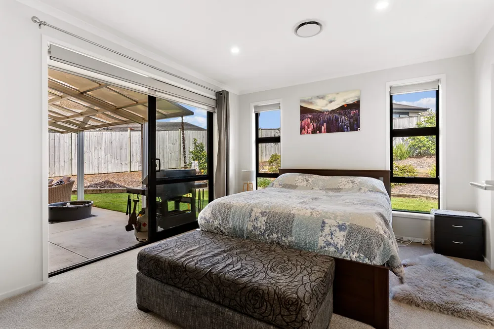 Photos of 29 Lippiatt Crescent