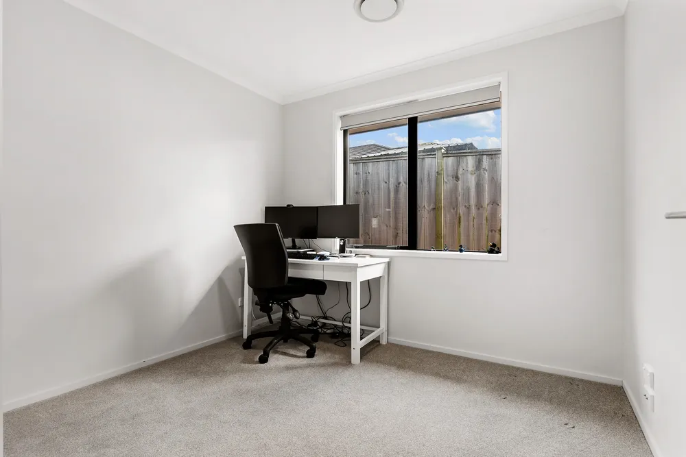 Photos of 29 Lippiatt Crescent