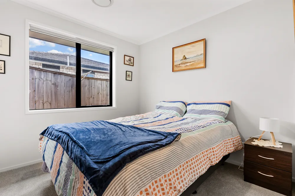 Photos of 29 Lippiatt Crescent