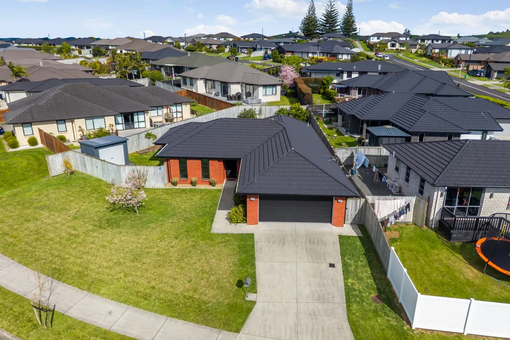 Photos of 29 Lippiatt Crescent