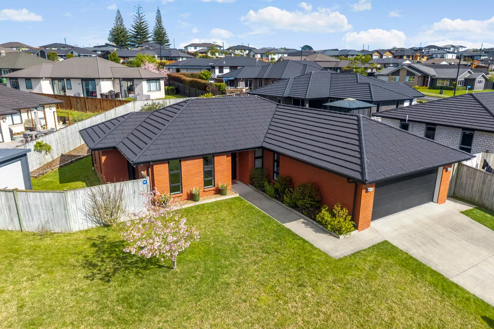 Photos of 29 Lippiatt Crescent