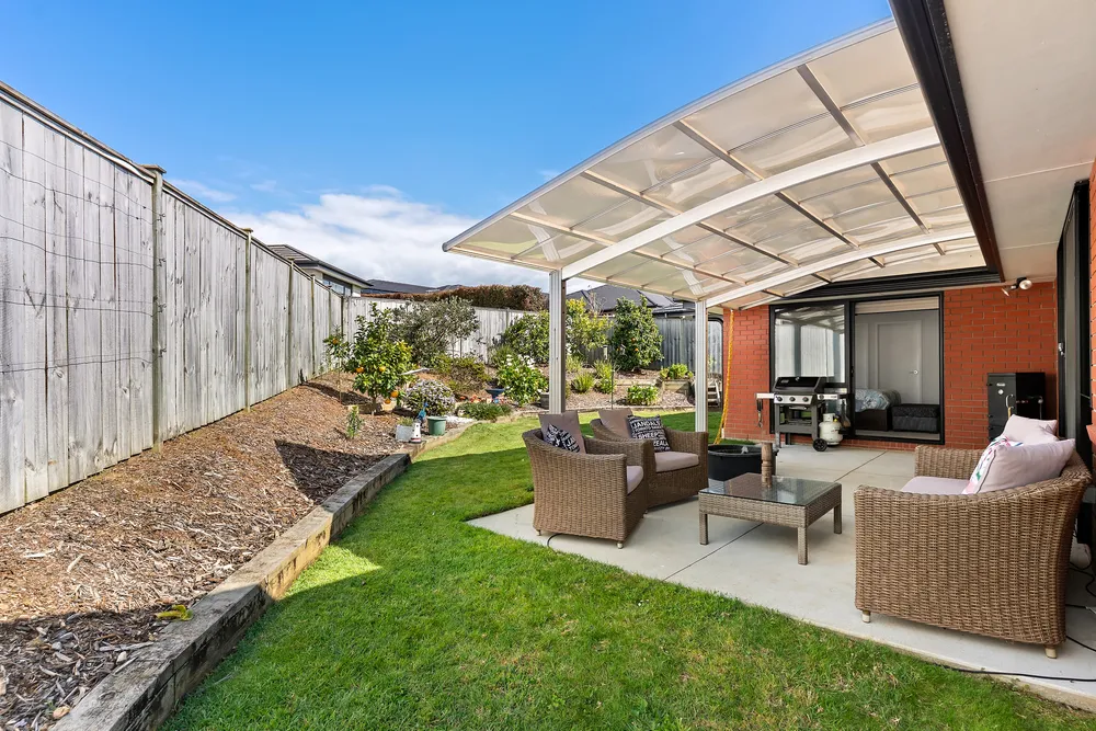Photos of 29 Lippiatt Crescent