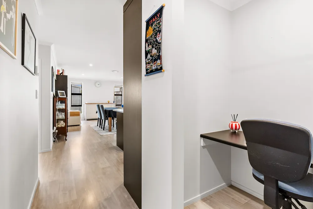 Photos of 29 Lippiatt Crescent