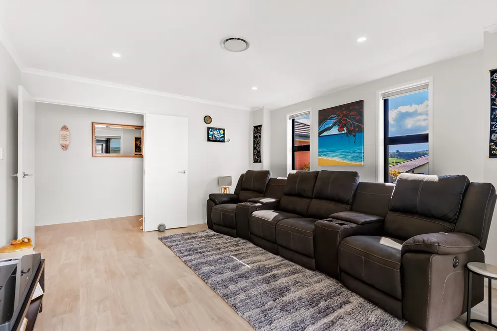 Photos of 29 Lippiatt Crescent