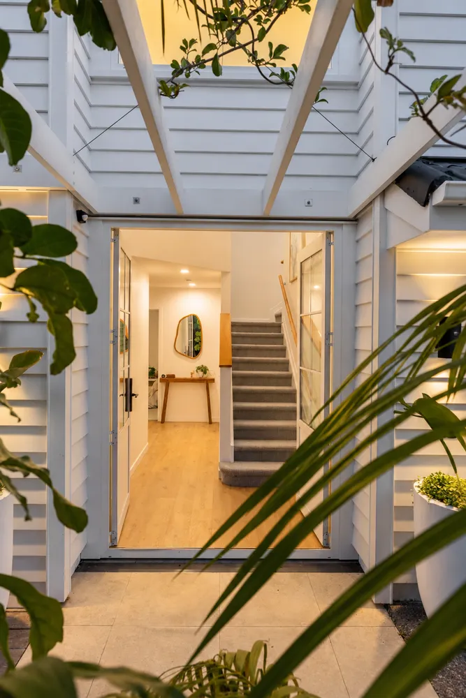 Photos of 35A Finch Street
