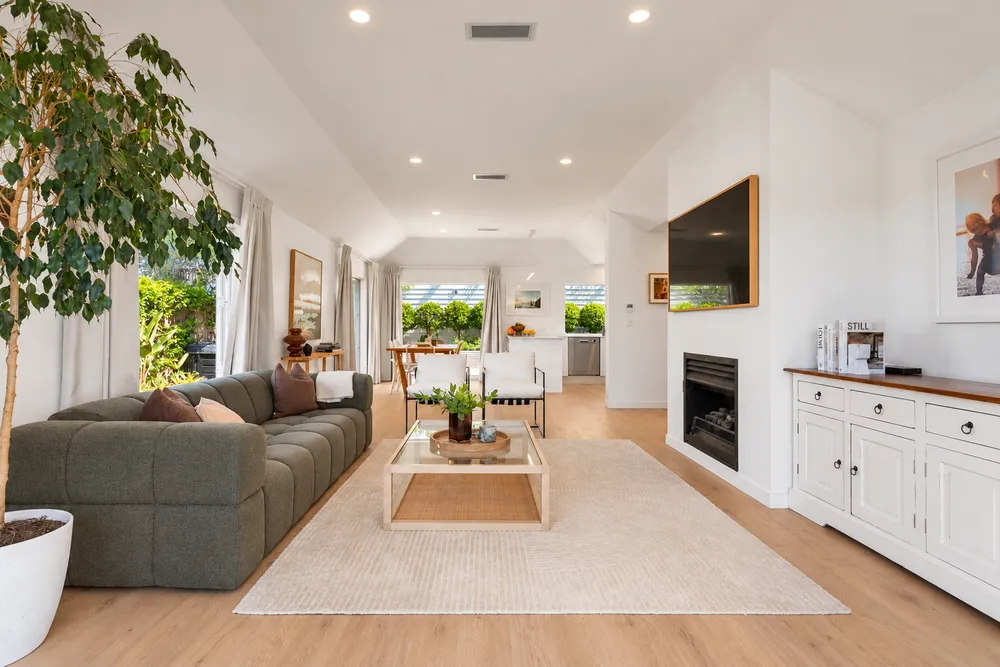 Photos of 35A Finch Street