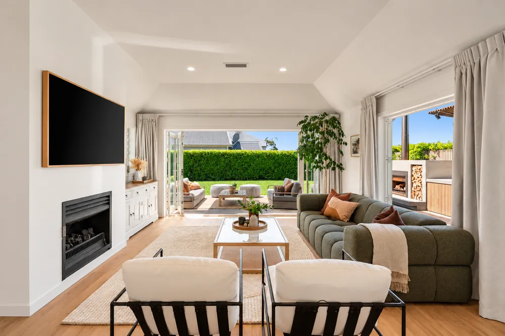 Photos of 35A Finch Street