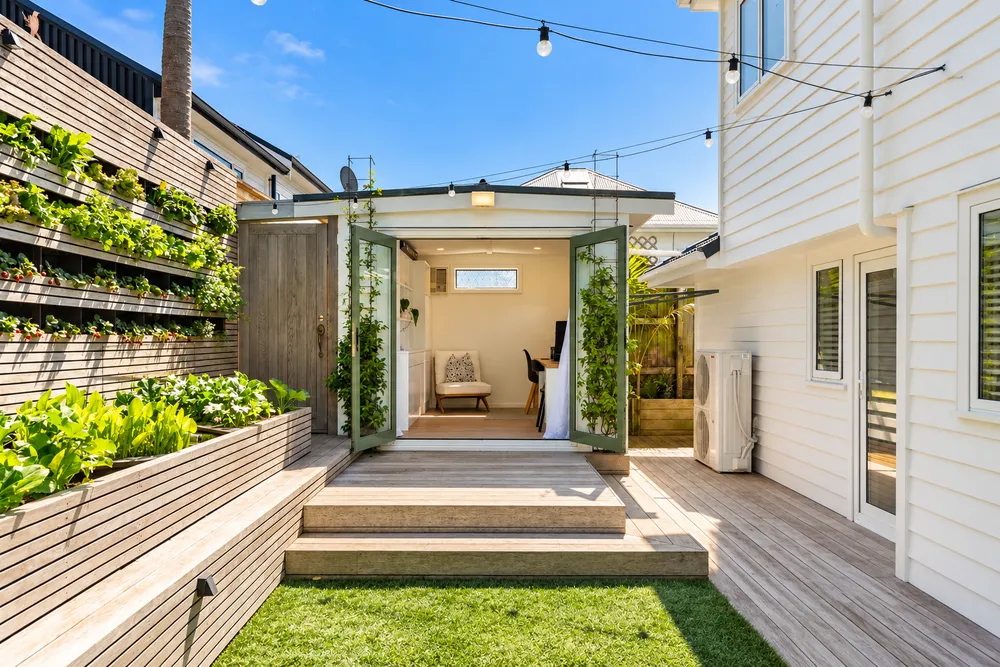Photos of 35A Finch Street