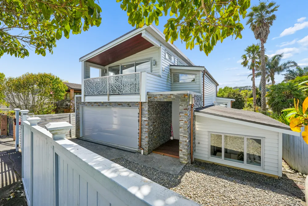 Photos of 2A Campbell Crescent