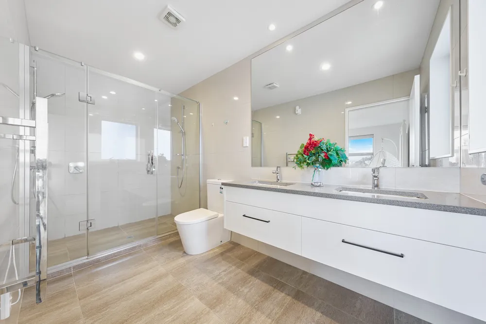Photos of 39 Colonial Drive