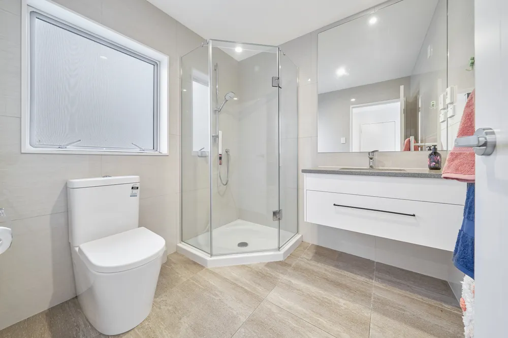 Photos of 39 Colonial Drive