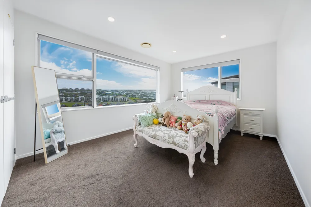 Photos of 39 Colonial Drive