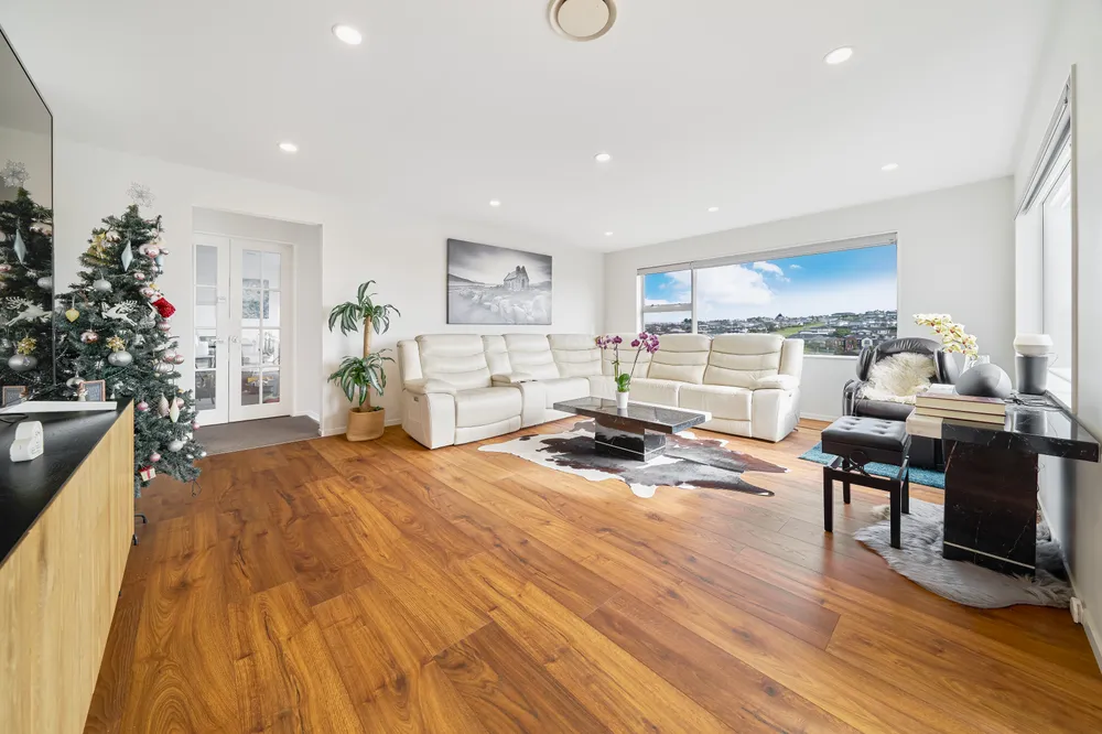 Photos of 39 Colonial Drive