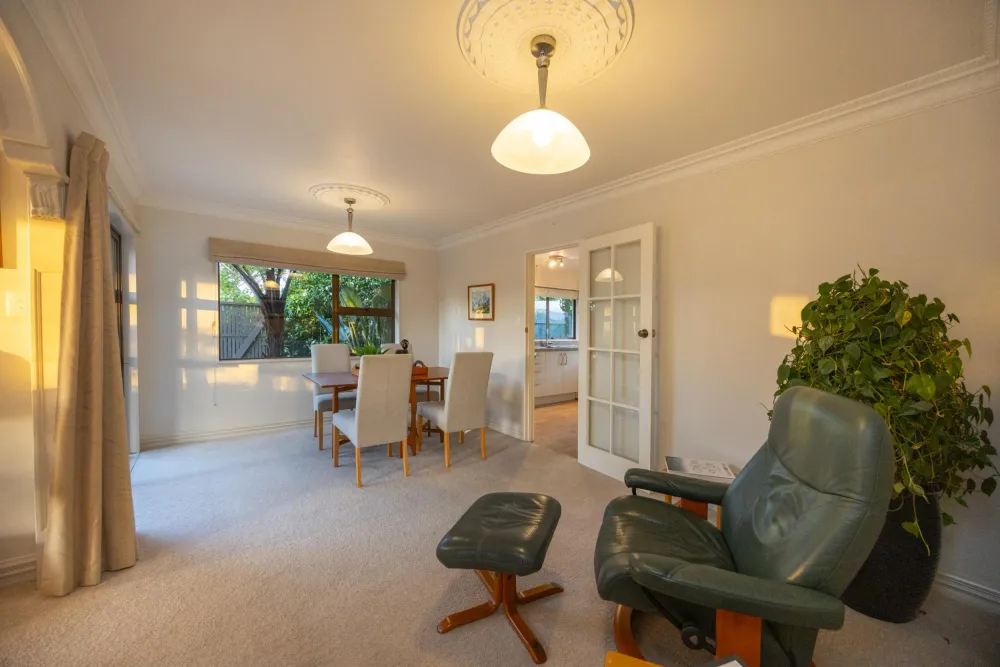 Photos of 77A Waterloo Crescent